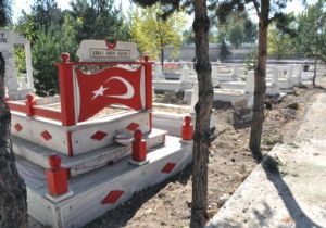 Şehitlere vefa